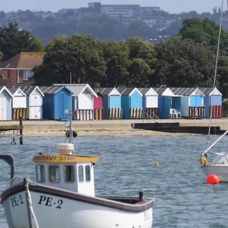 Beach Point Poole Esterno foto